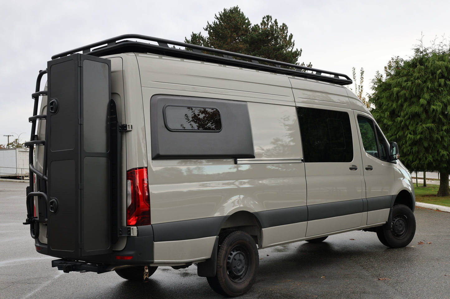 Trenta Ski / Multisport Storage Box - Carbon Fiber Version