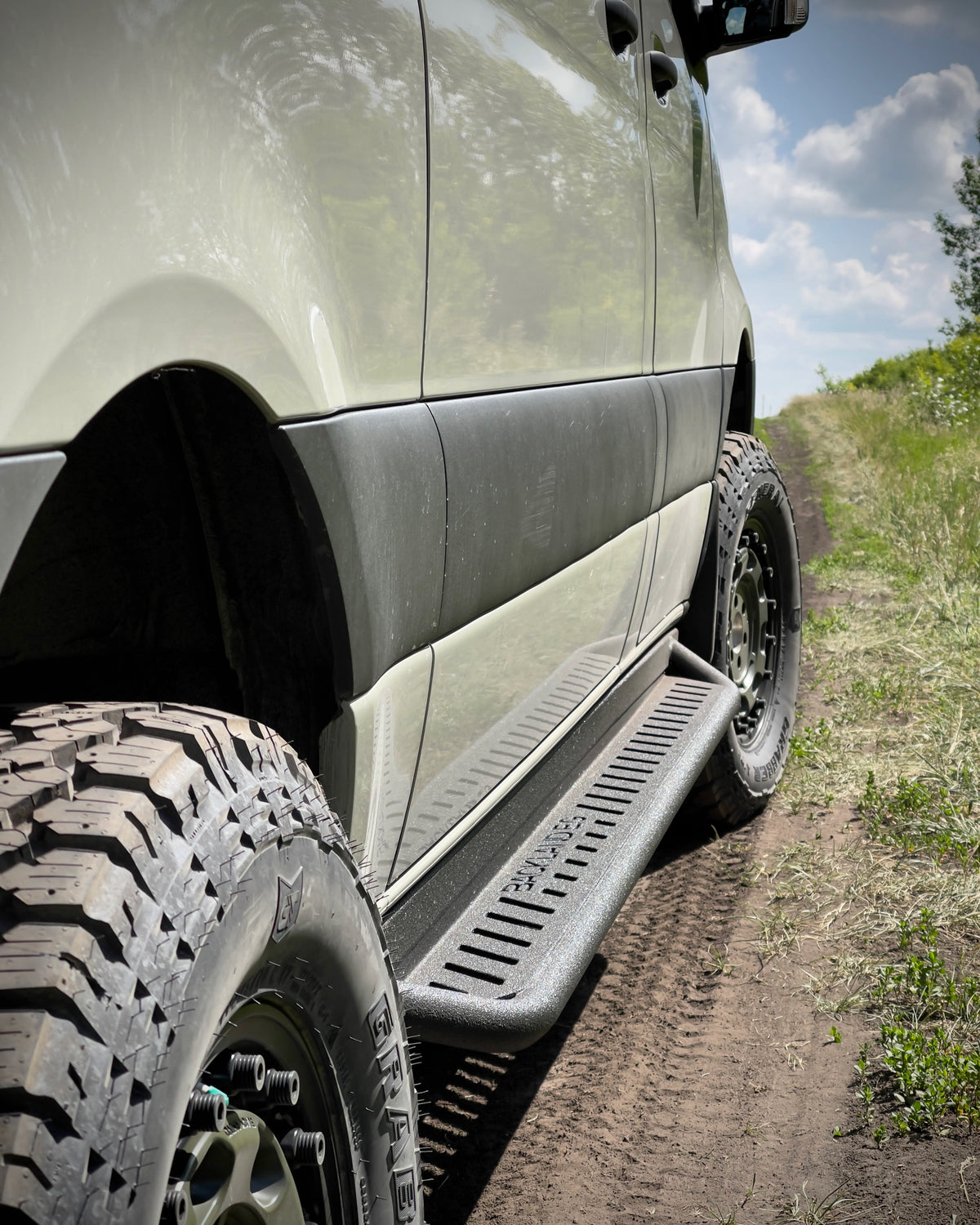 APEX - Side Steps - 144 - Drop Down - Shorter Driver Side - Aluminum