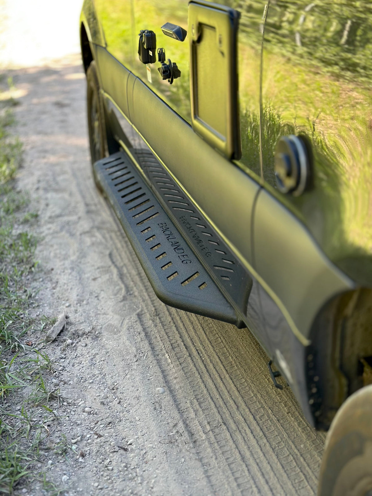 APEX - Rock Sliders / Side Steps - 170 - Regular - Steel - Short Driver Side