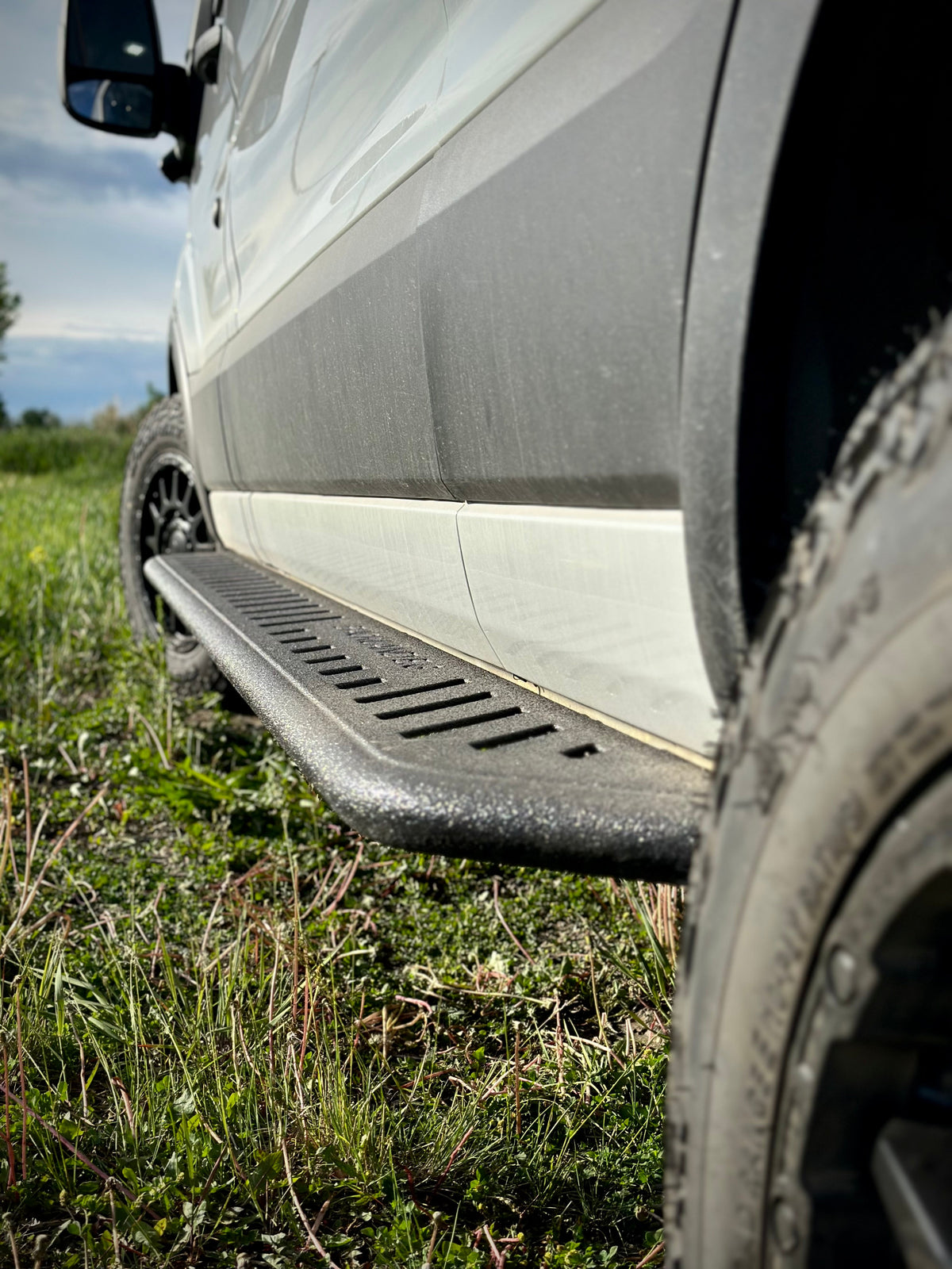 APEX - Side Steps - Transit Van 148" WB - Regular - Aluminum
