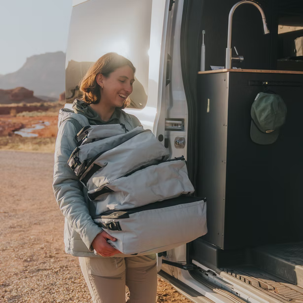 VanEssential Packing Cube (Medium)